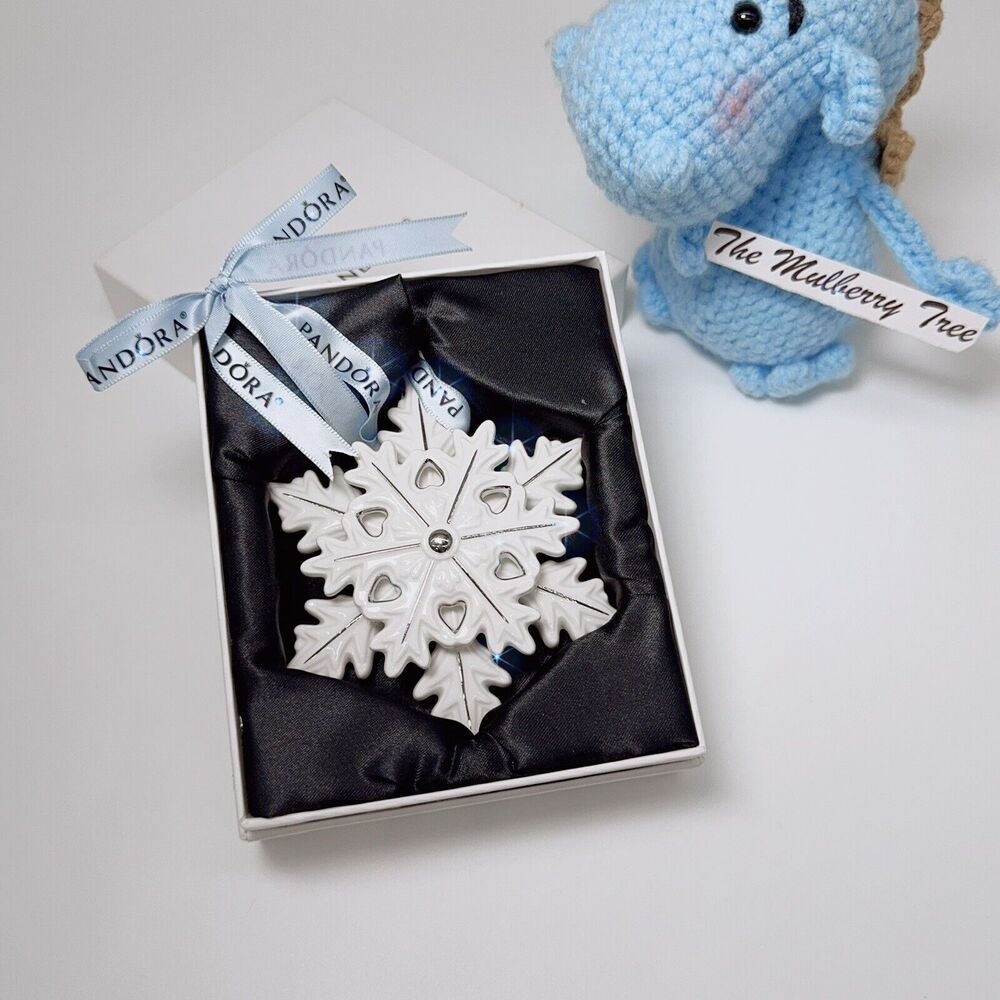 PANDORA 2015 Limited Edition Snowflake Christmas Ornament New In Box